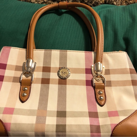 Polo Purse Fashionable & Classy, New/ Mint Condition inside and out. Beautiful! - Picture 2 of 6